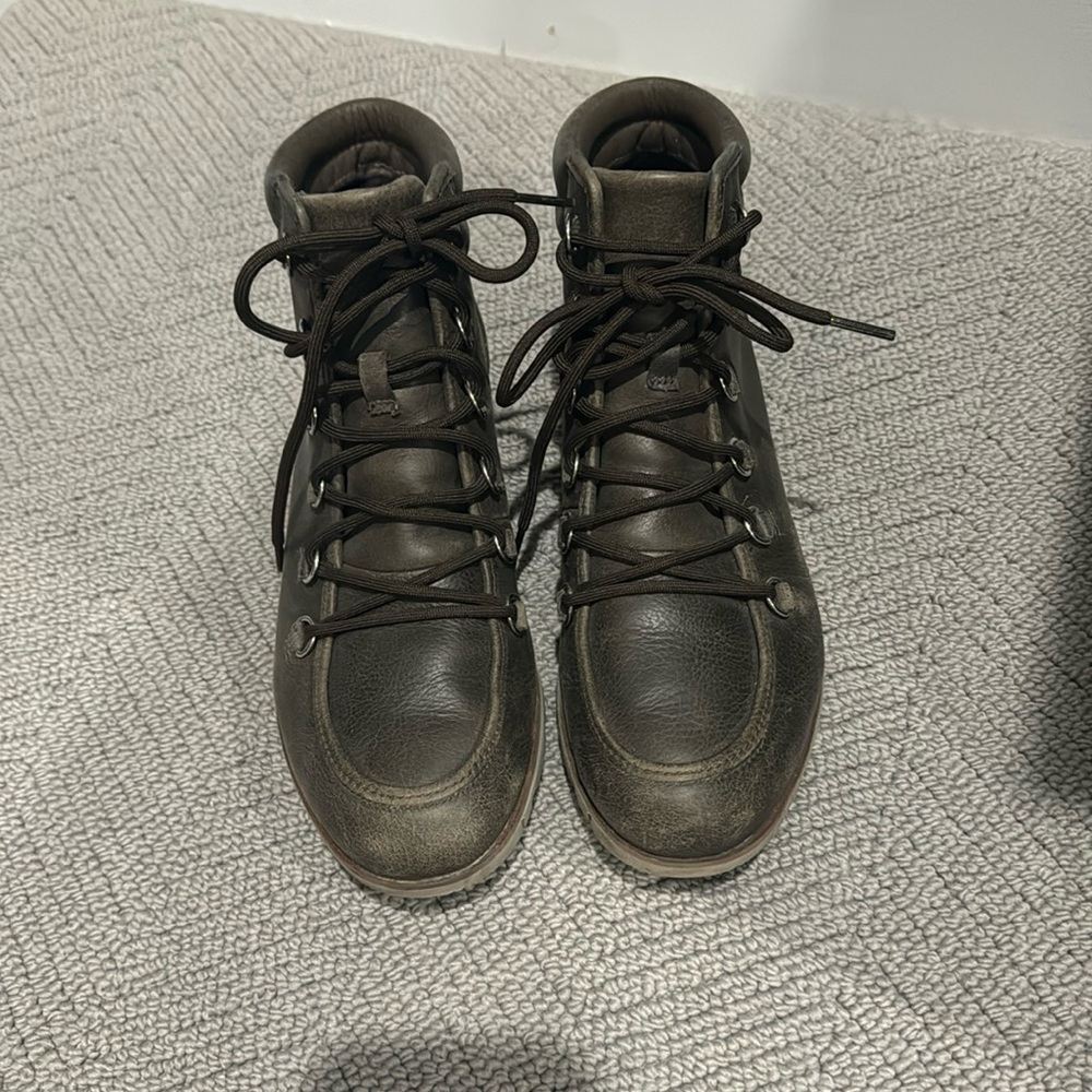 Lace up Sorel